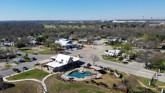 Plan a trip to Devine, Texas