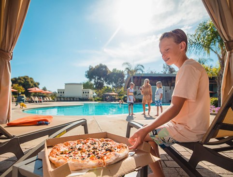 Book 3+ nights, Get $20 at the Sand Castle Cafe Photo