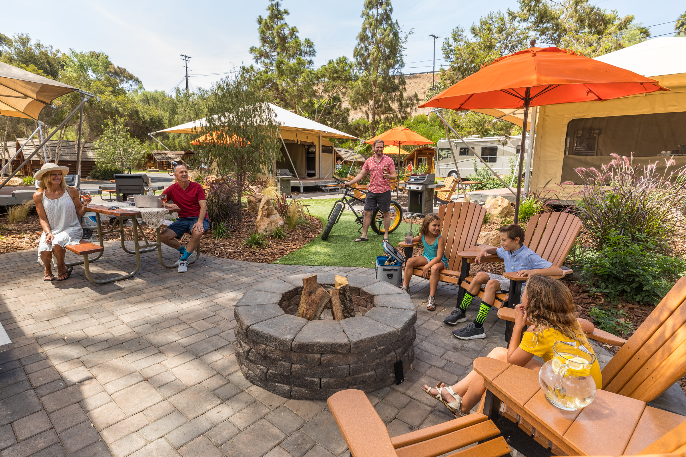 Pull Thru, 50/30/20 Amps, Full Hookups, KOA Patio ® Patio Buddy Site