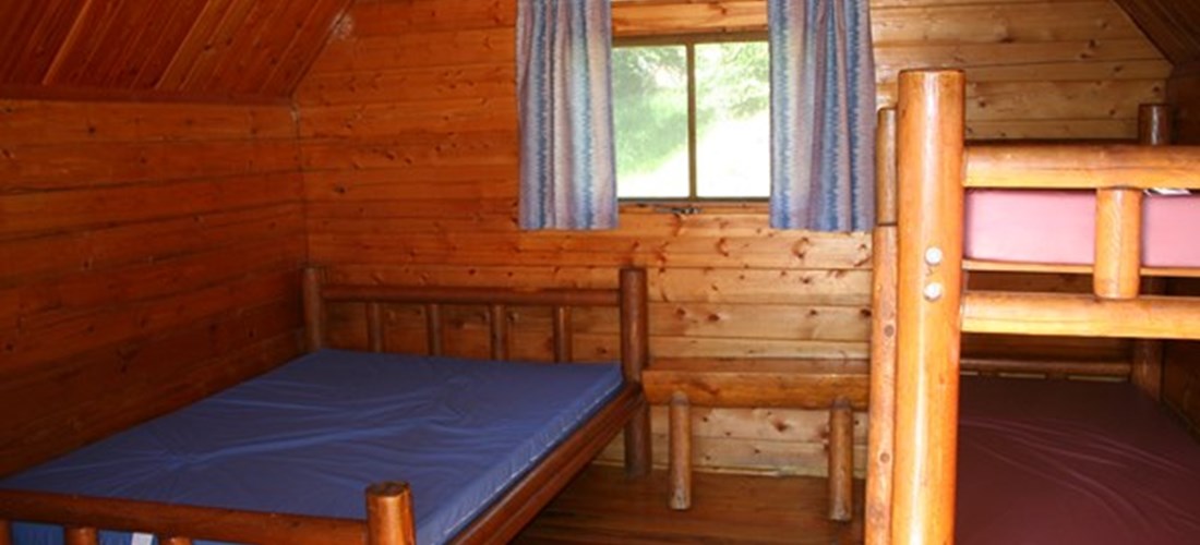 1 room camping cabin, sleeps 4