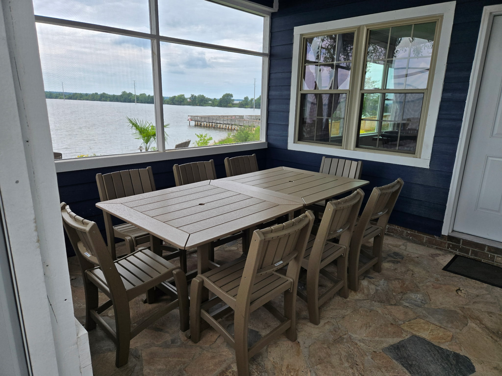 Catfish-interior-4-bed-17