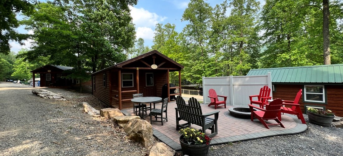 Cabin D-40 Sleeps 6 and is pet friendly!