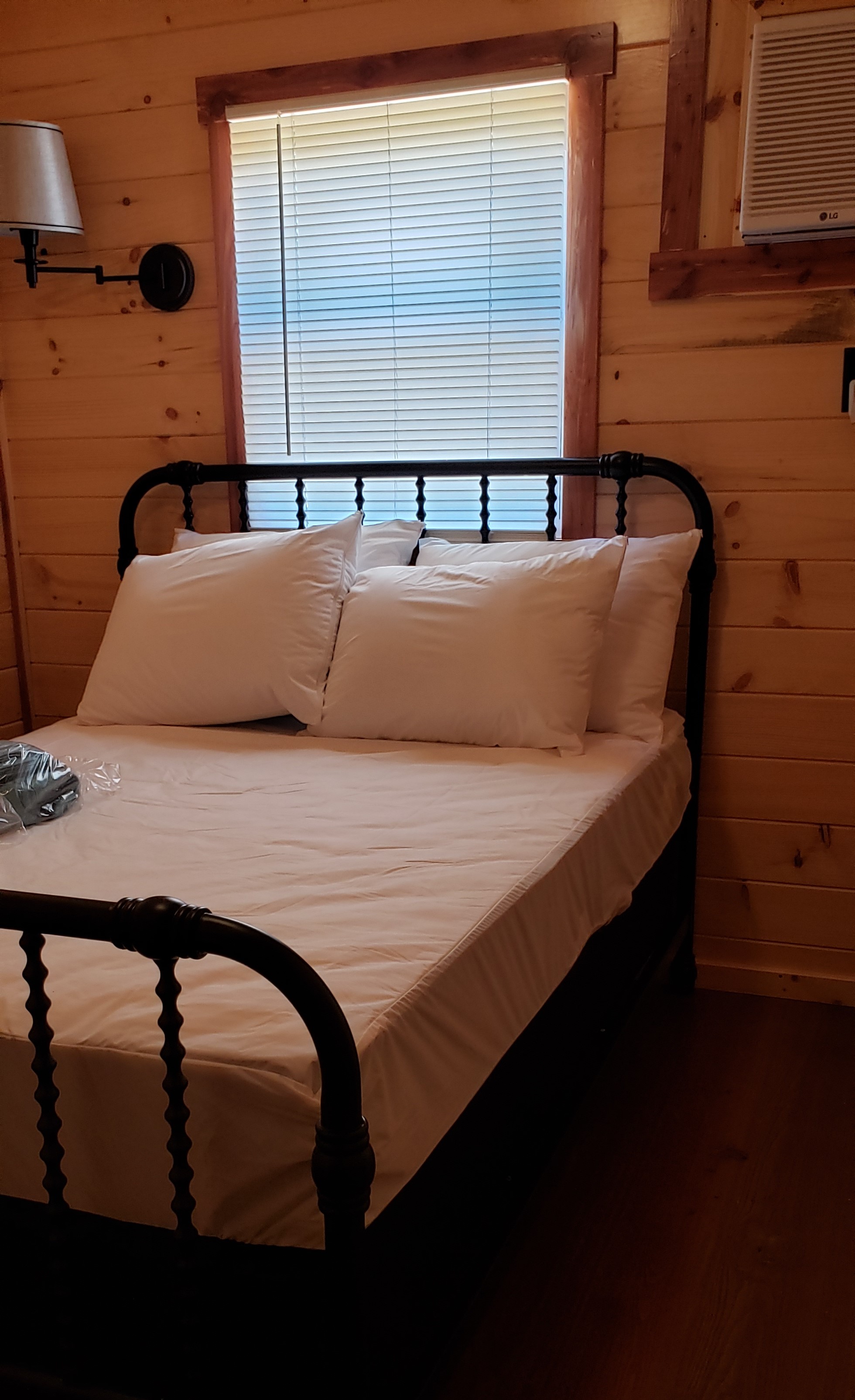 Second private bedroom - double bed