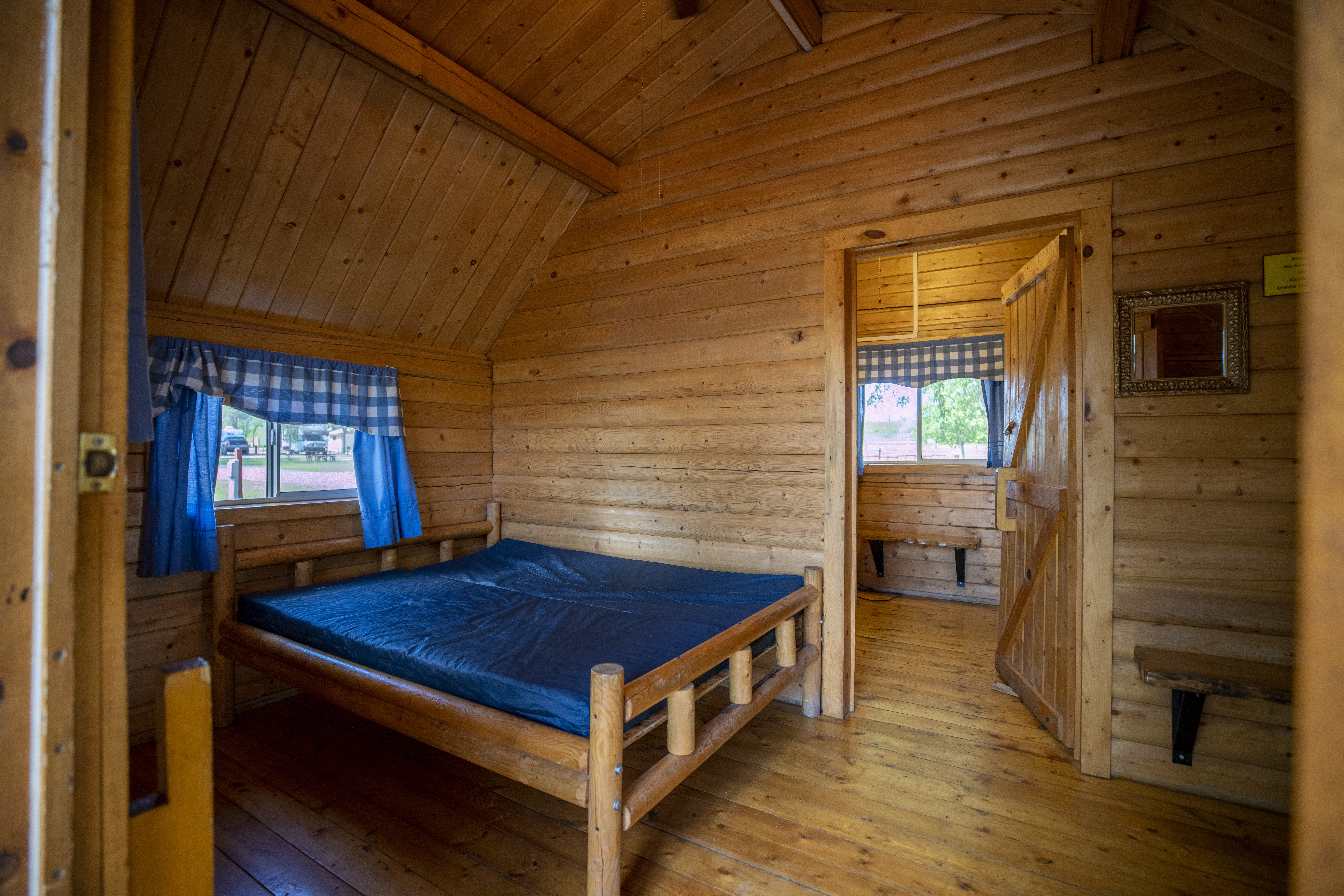 Sheridan/Big Horn Mountains KOA Camping Cabin Bedroom