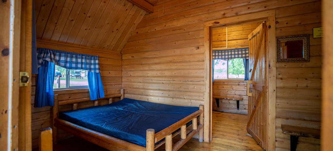 Sheridan/Big Horn Mountains KOA Camping Cabin Bedroom