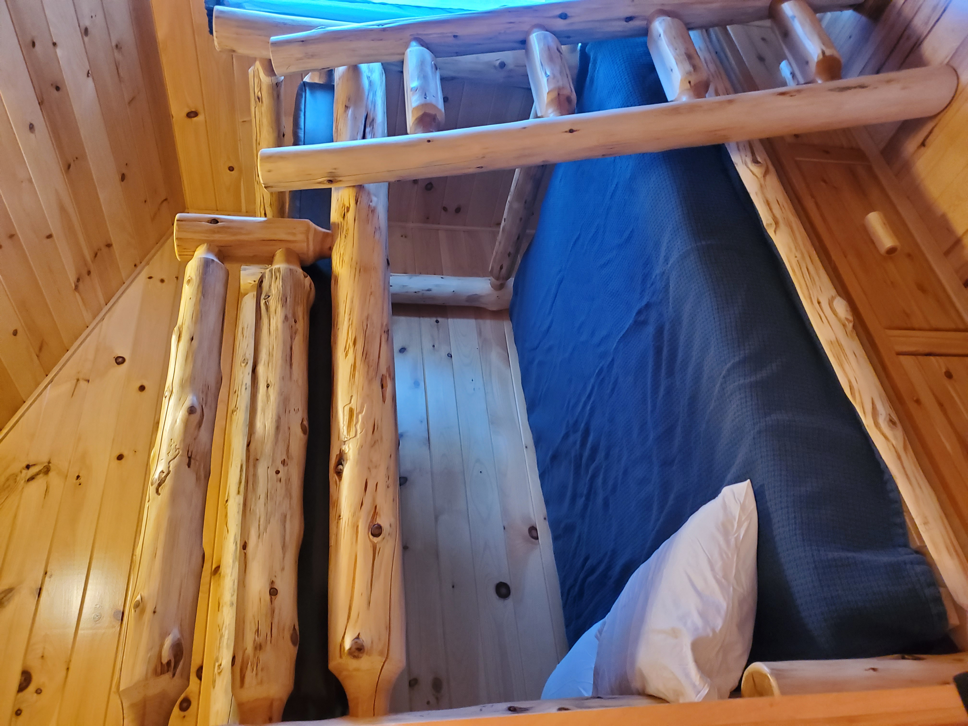 Moose Lodge 2nd Bedroom - double bed with bunk over top