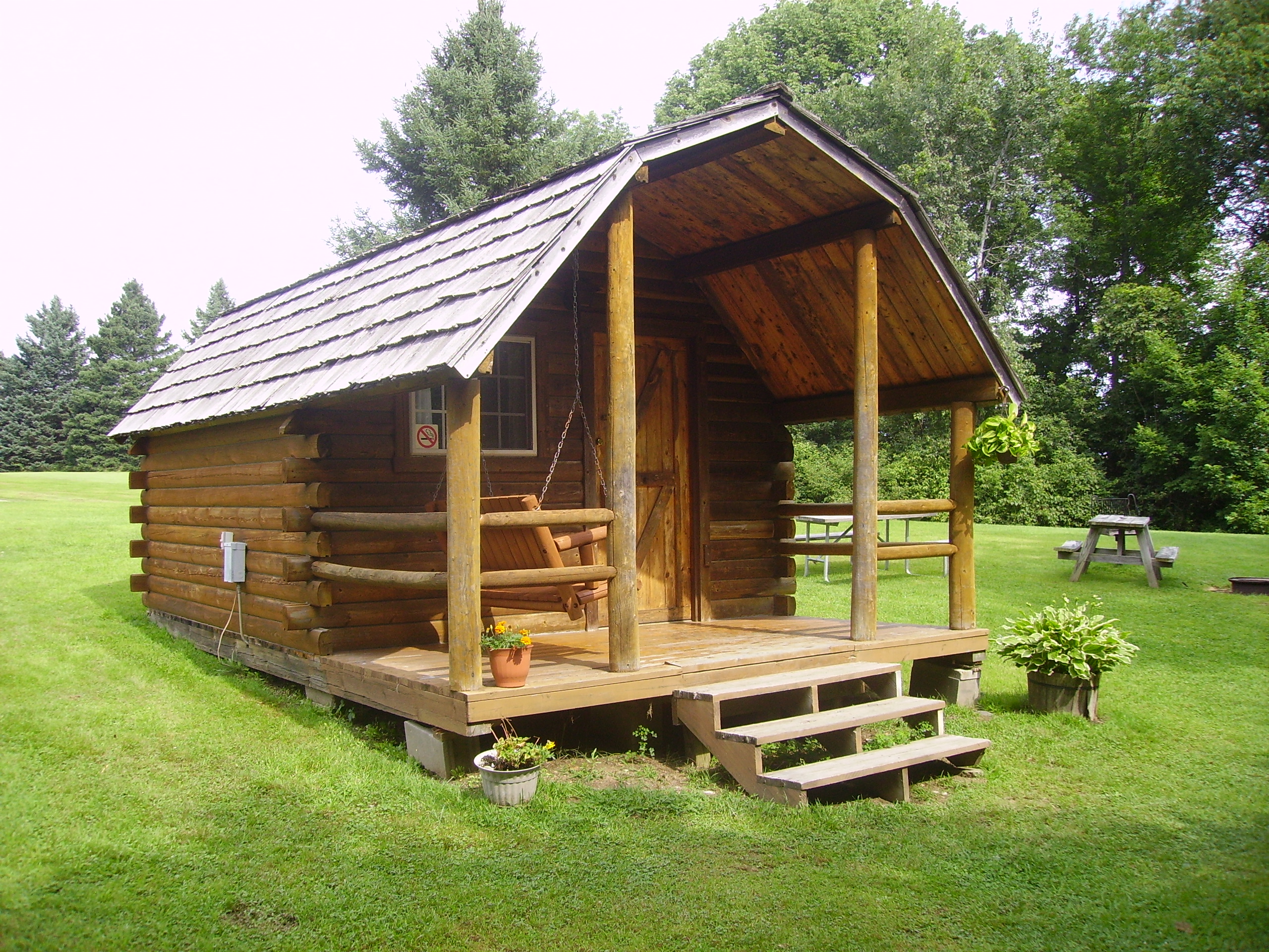 Camping Cabin (No Bathroom) Pictures Skowhegan / Kennebec Valley KOA
