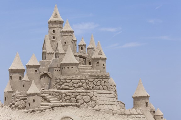 Sandcastle Lessons with Andy Hancock & his team