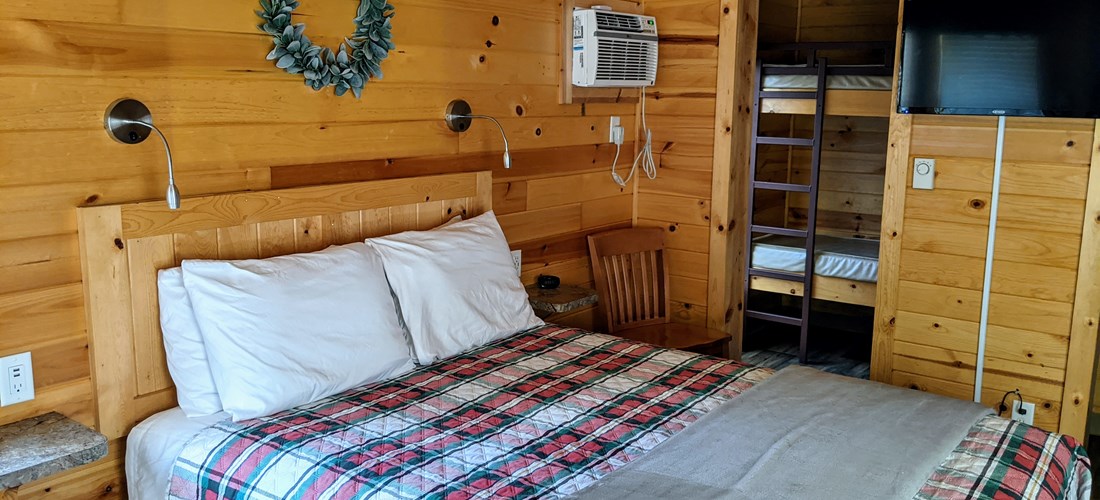 KT3 Queen bed and bunk room