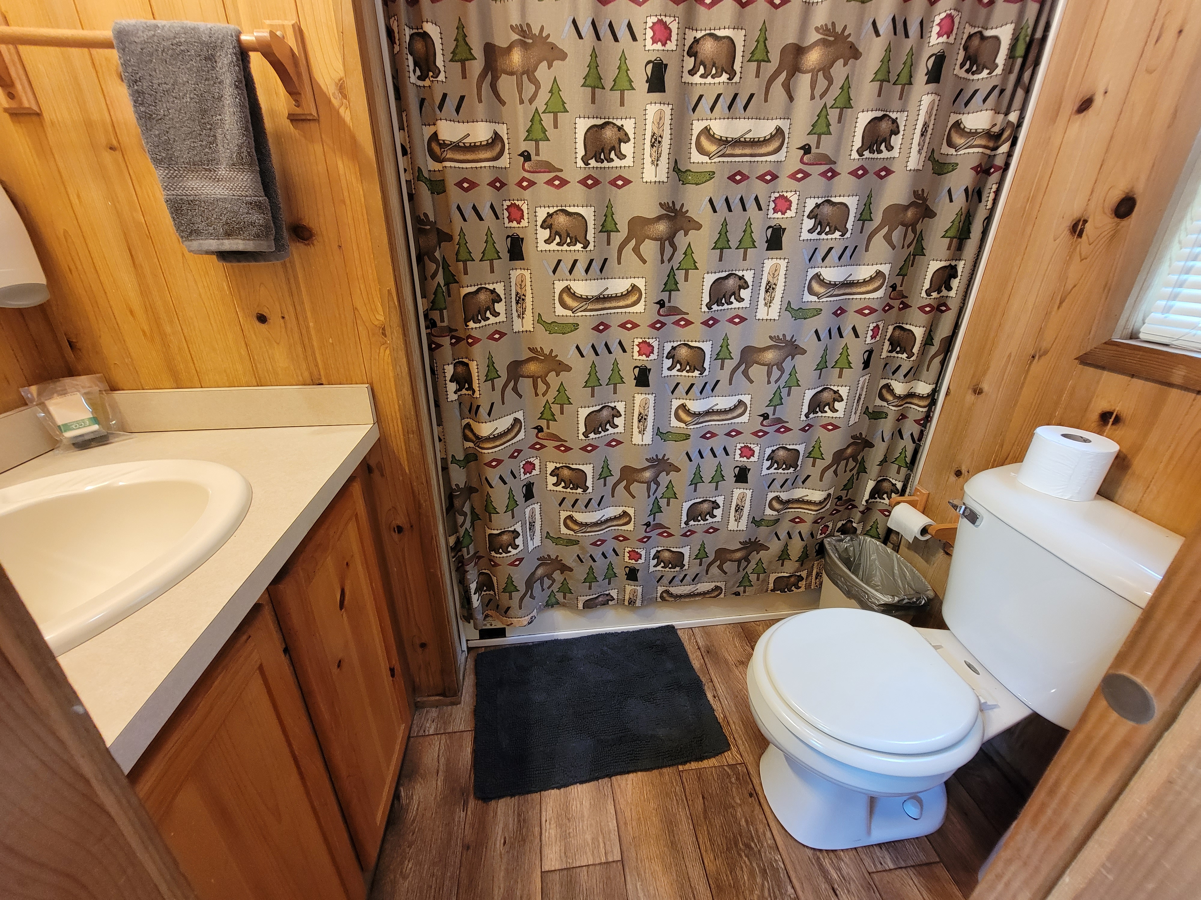 Lodge full bath 2