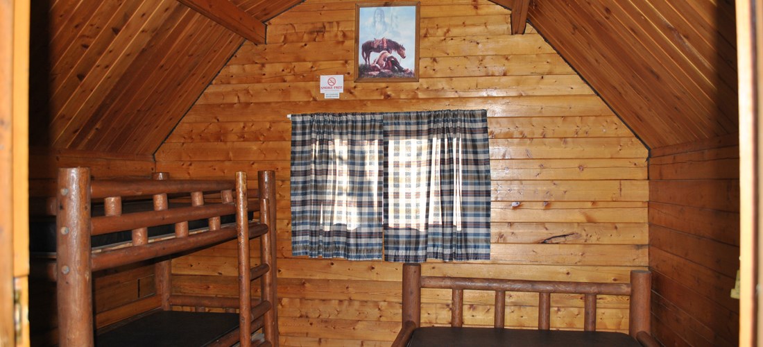 One room kamping kabin interior