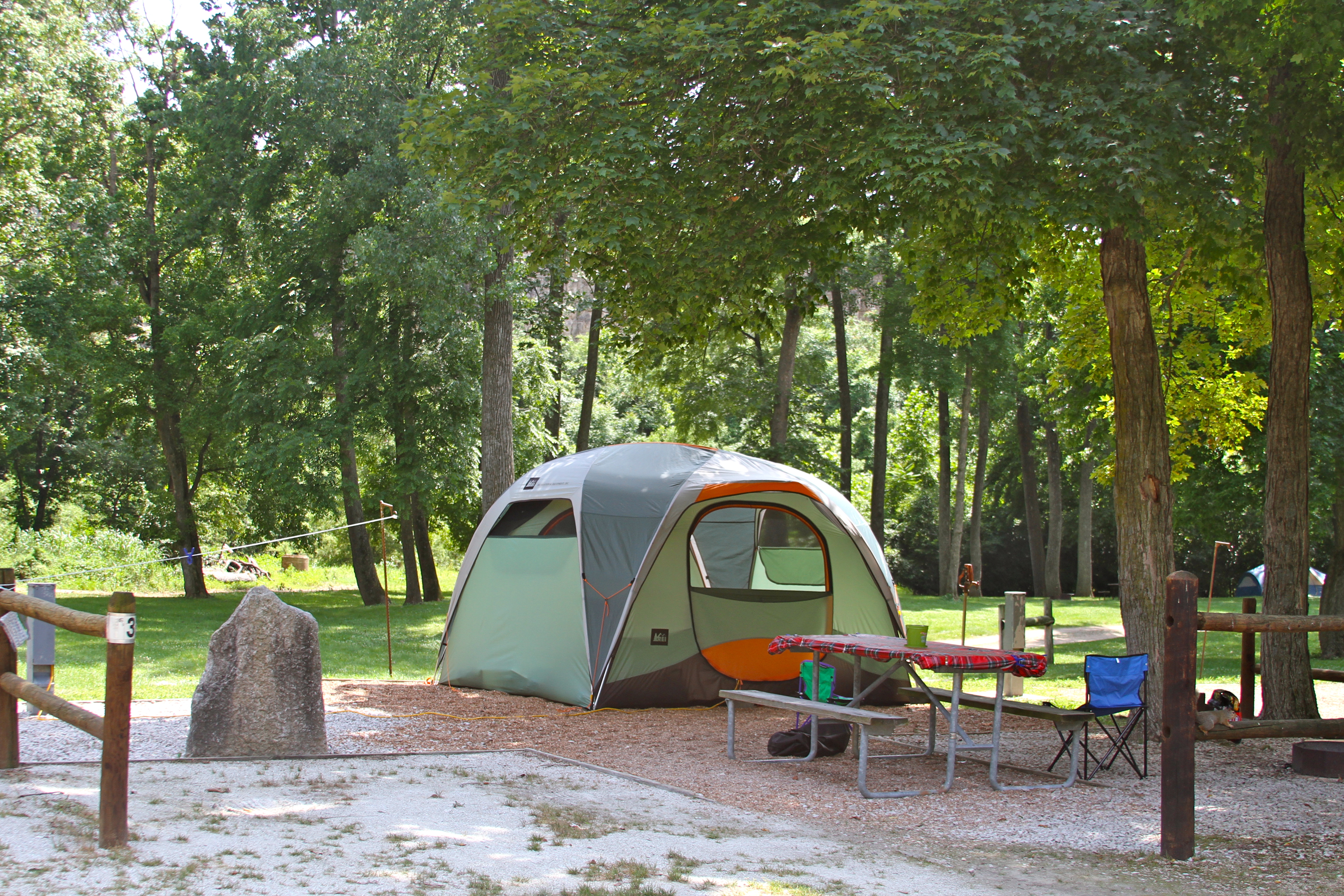 Campground with Tent Sites near St. Louis St. Louis West