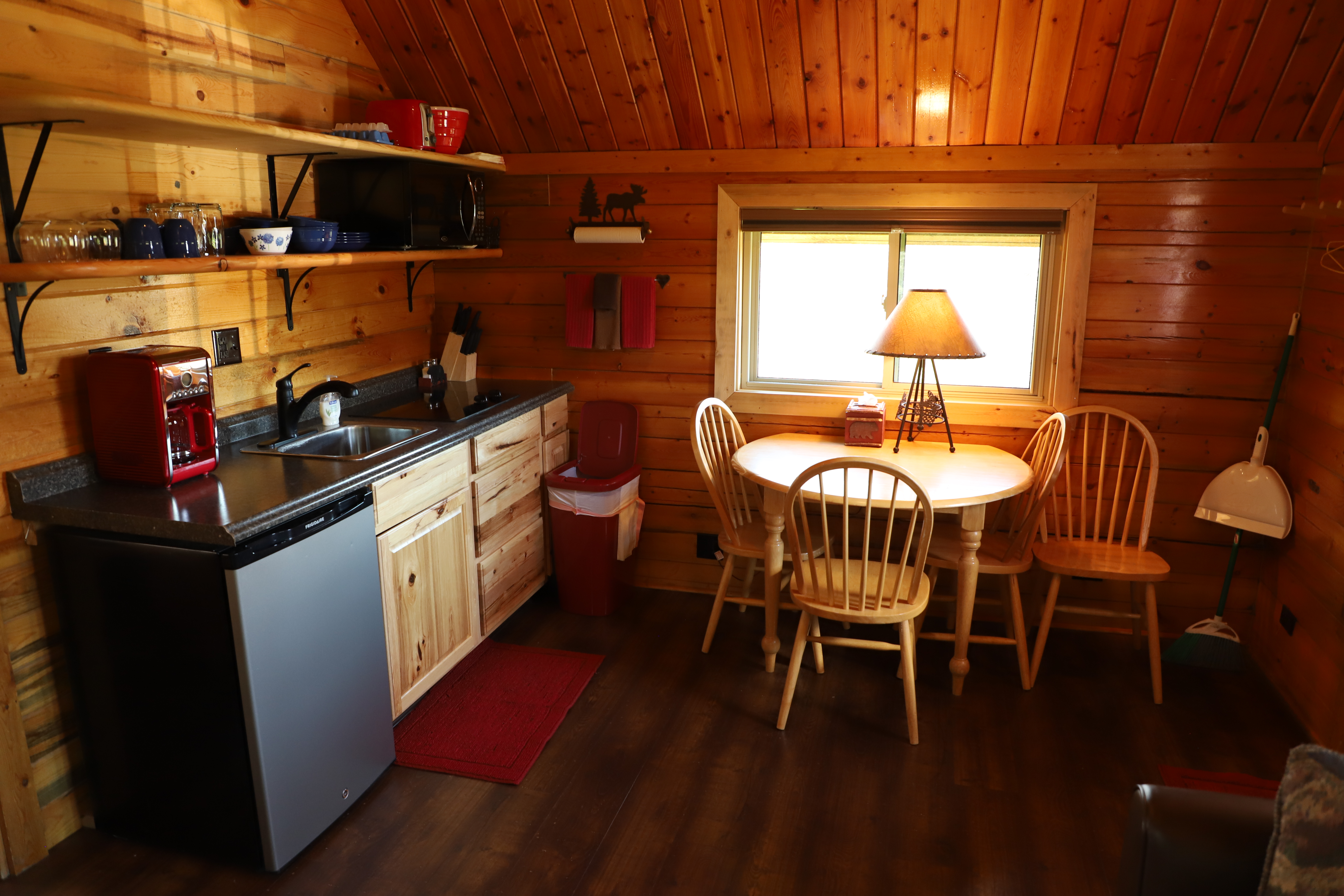 deluxe cottage kitchen