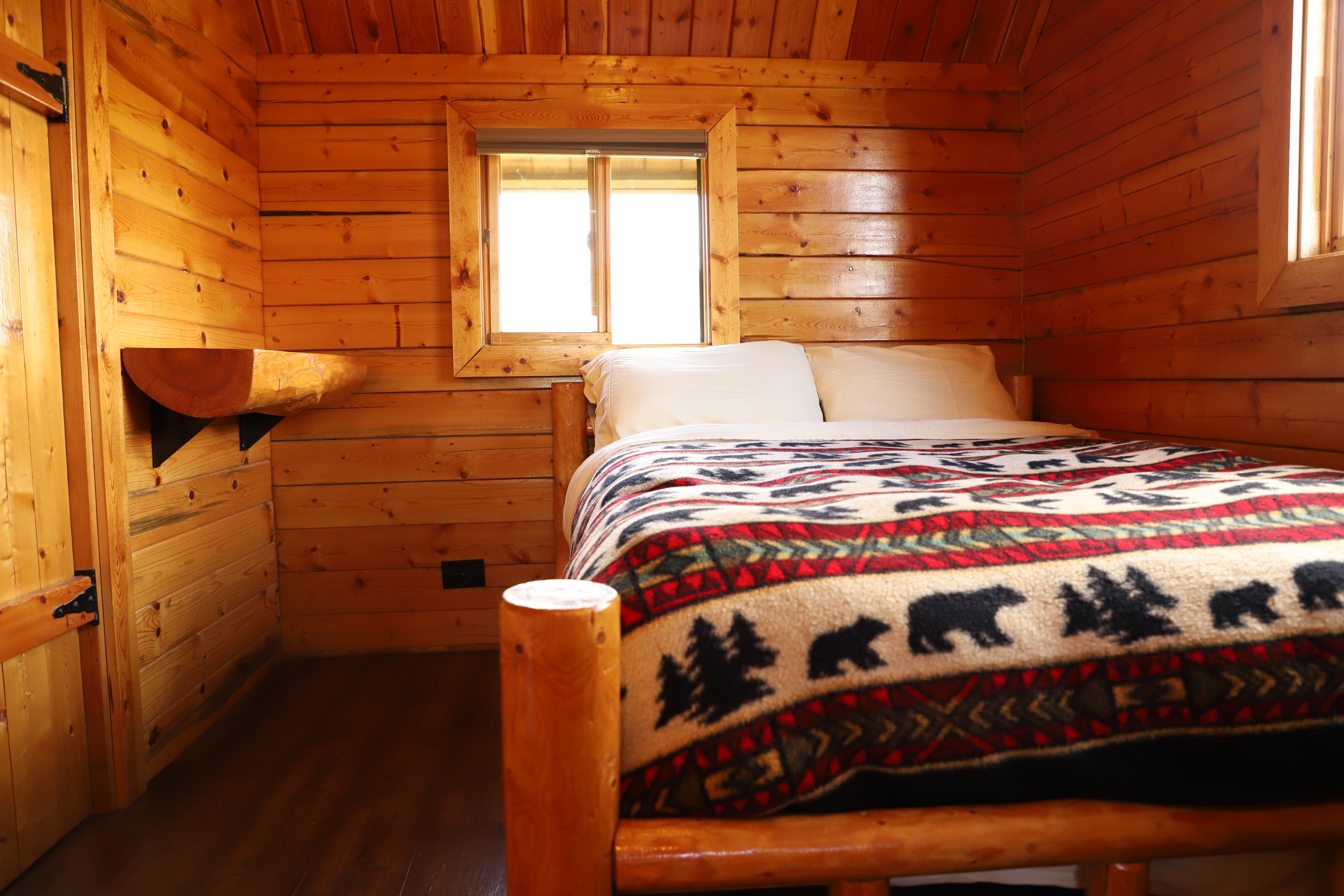 deluxe cottage bedroom