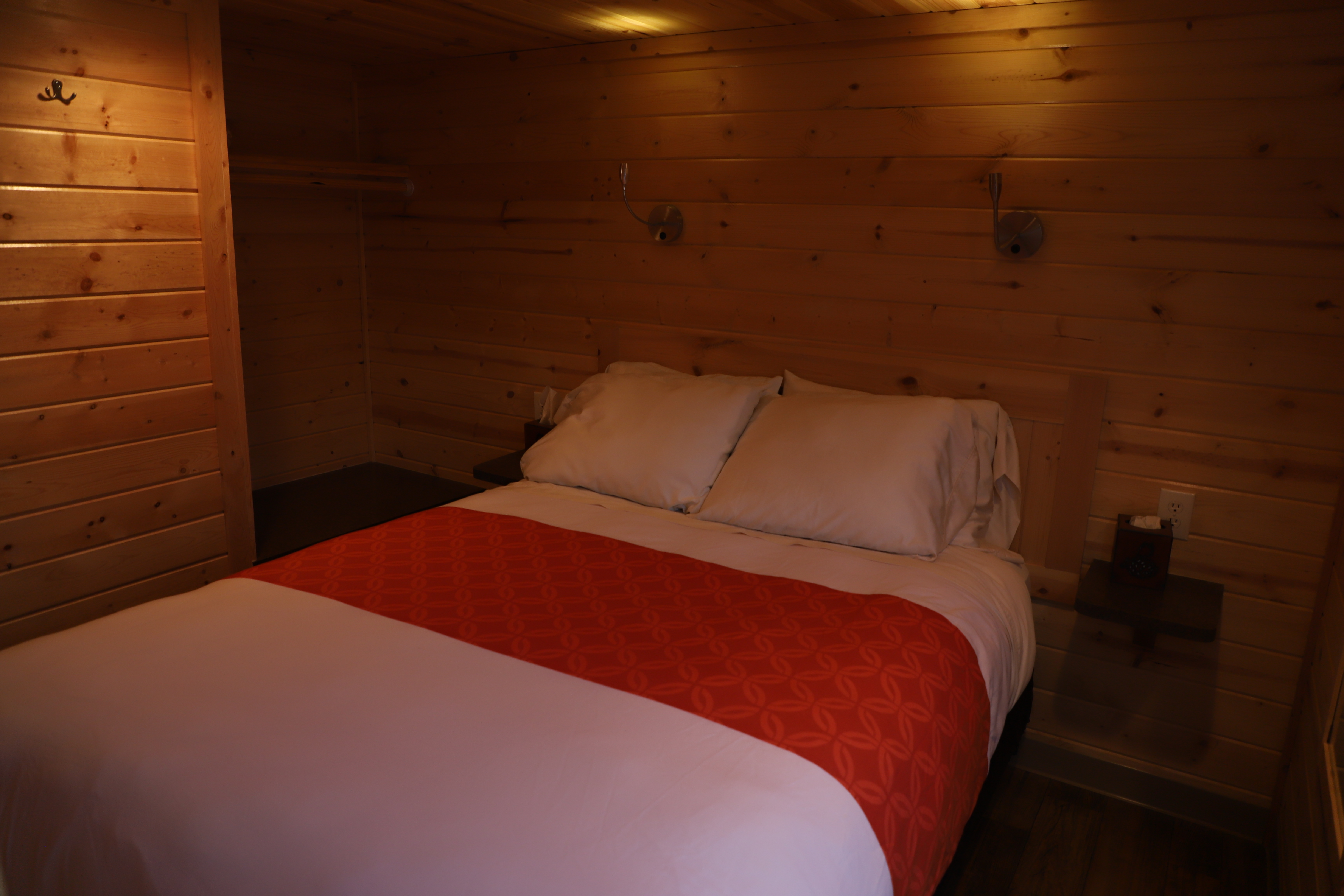 lodge 8 bedroom
