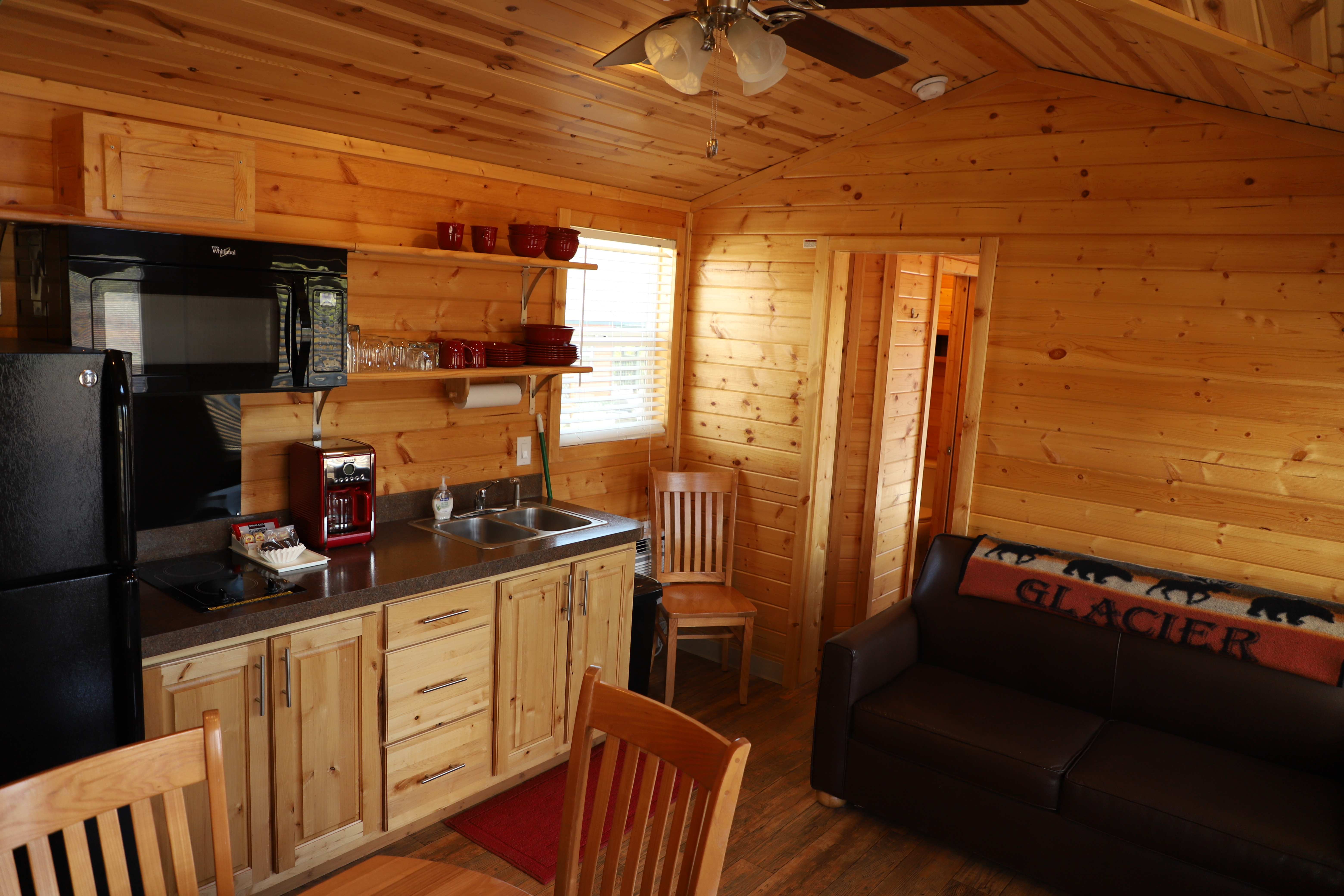 lodge 6 kitchen