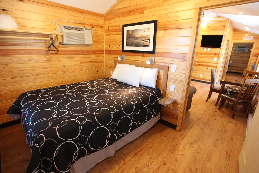 Both bedrooms have queen beds.