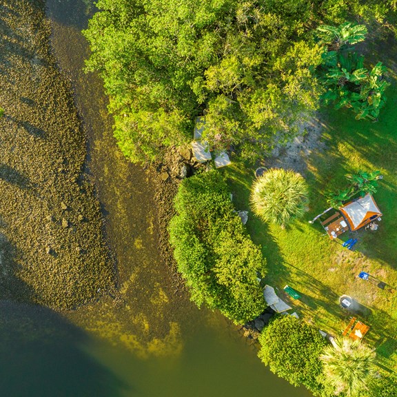 Plan a trip to Feather Sound, Florida