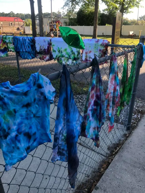 Activity's - art's and crafts - tie-dyeing - fun games