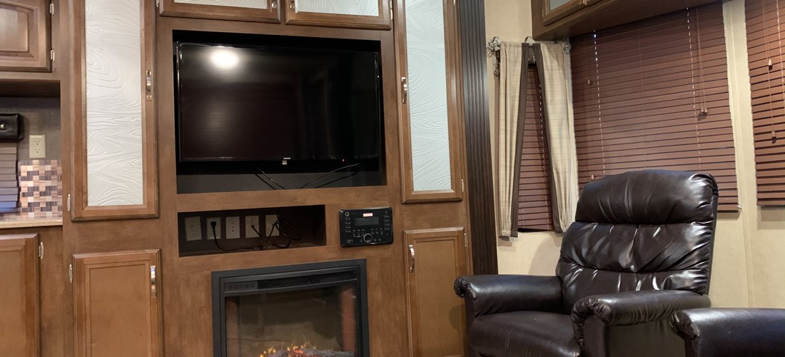 Deluxe RV rental livingroom