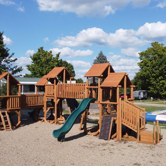 Plan a trip to Lake Latonka, Pennsylvania