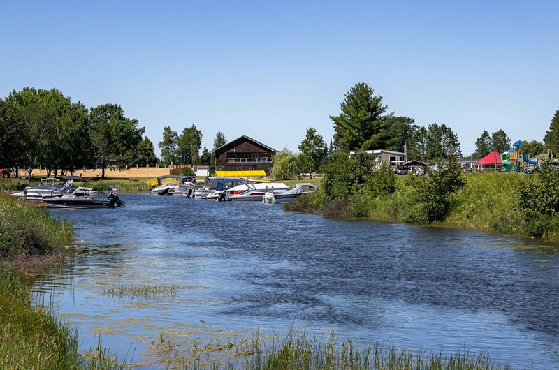 Pontoon Boat Ride & Museum Tour Photo