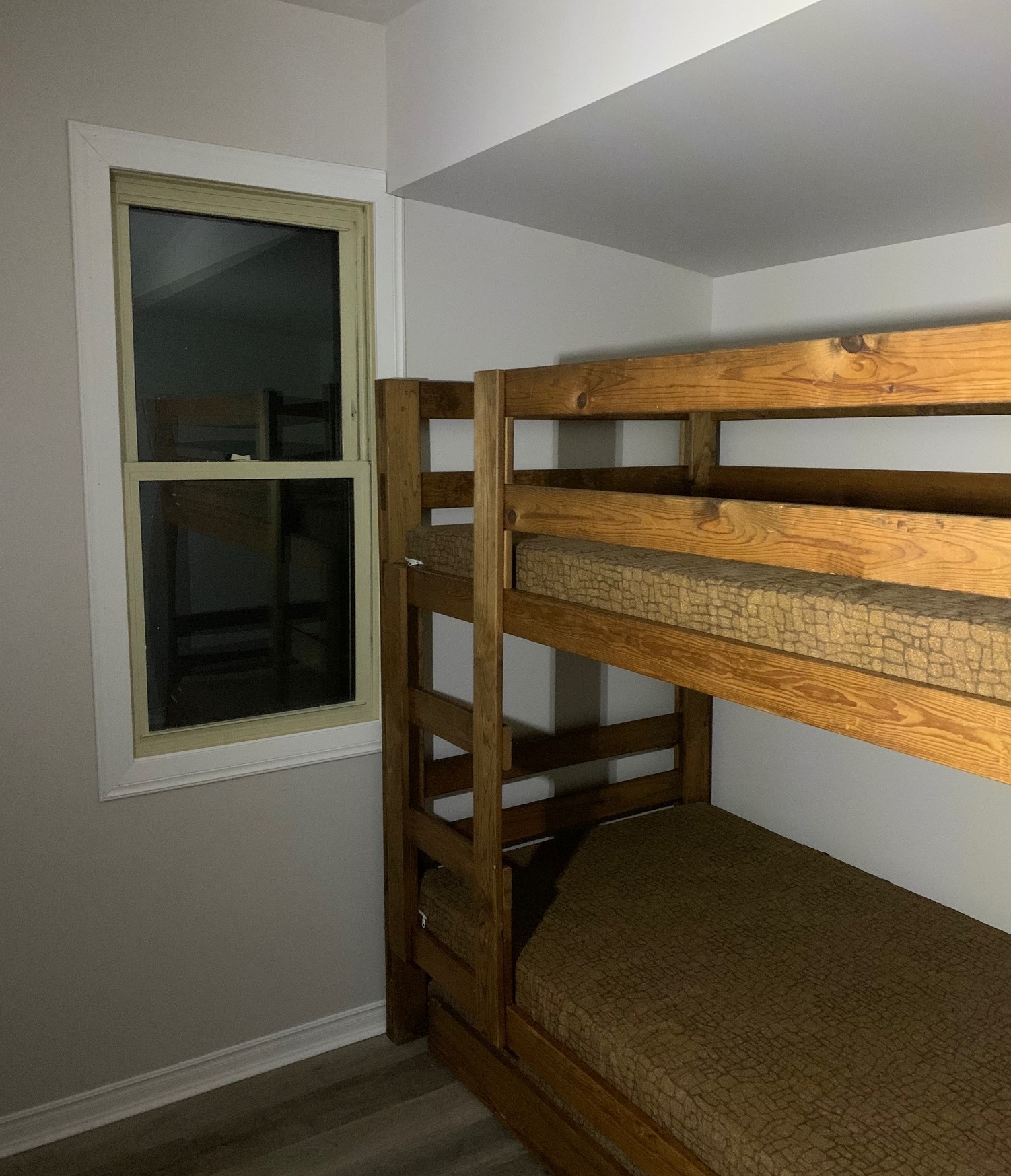 CC02 - Bunk Beds