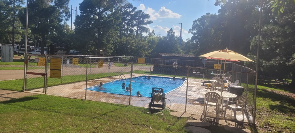 Texarkana KOA swimming pool will remain open