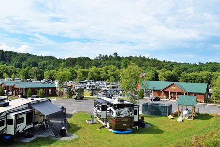 Blue Ridge / Toccoa River KOA Holiday