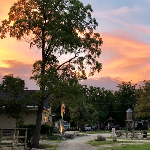 Plan a trip to Luckey, Ohio