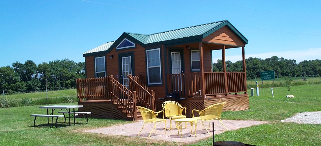 Deluxe Cabin with Brick Patio, Furniture, Fire Ring, and Propane Grill