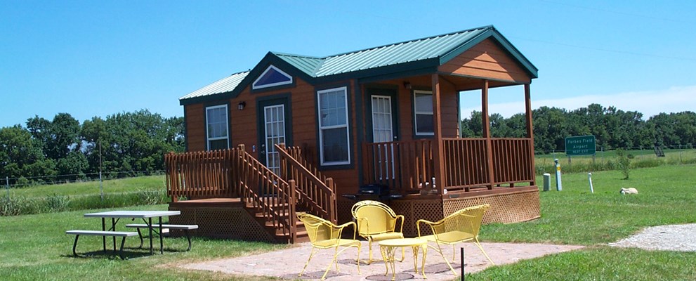 Deluxe Cabin with Brick Patio, Furniture, Fire Ring, and Propane Grill