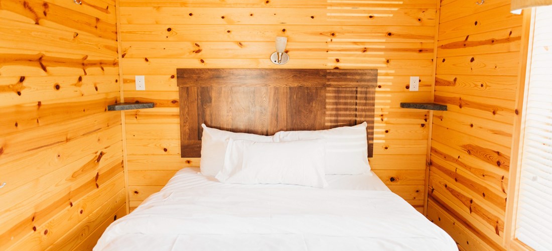 Chilliwack Cabin - Bedroom 1