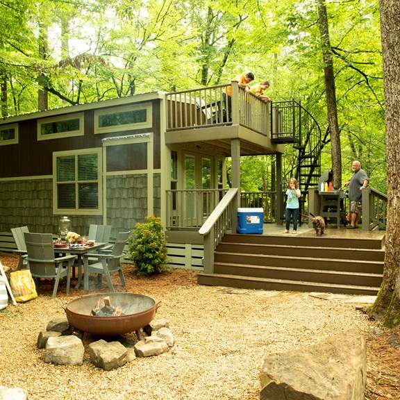 Plan a trip to Lone Oak, Tennessee