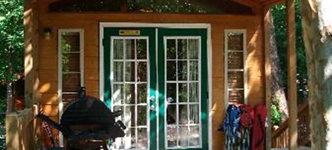 Deluxe Cabin (Full Bath with Shower) Riverfront, Loft Unit-2