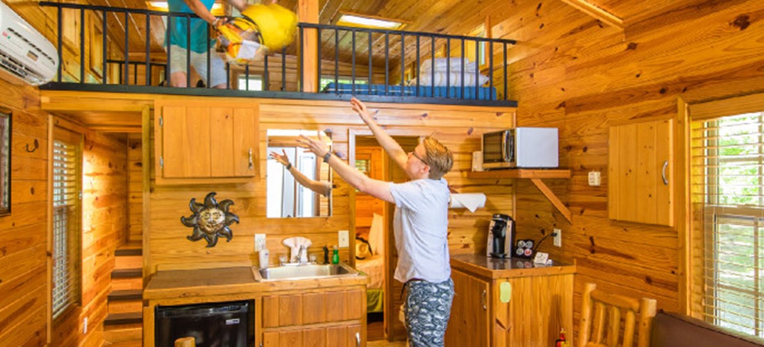 Deluxe Cabin (Full Bath with Shower, Riverfront, Loft Unit-6