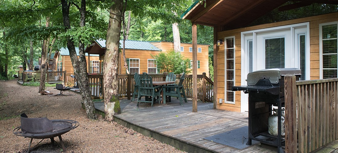 Deluxe Cabin (Full Bath with Shower) Riverfront, Loft Unit-10