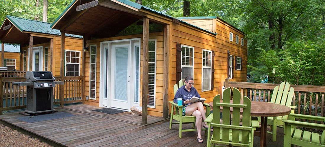 Deluxe Cabin (Full Bath with Shower) Riverfront, Loft Unit-11