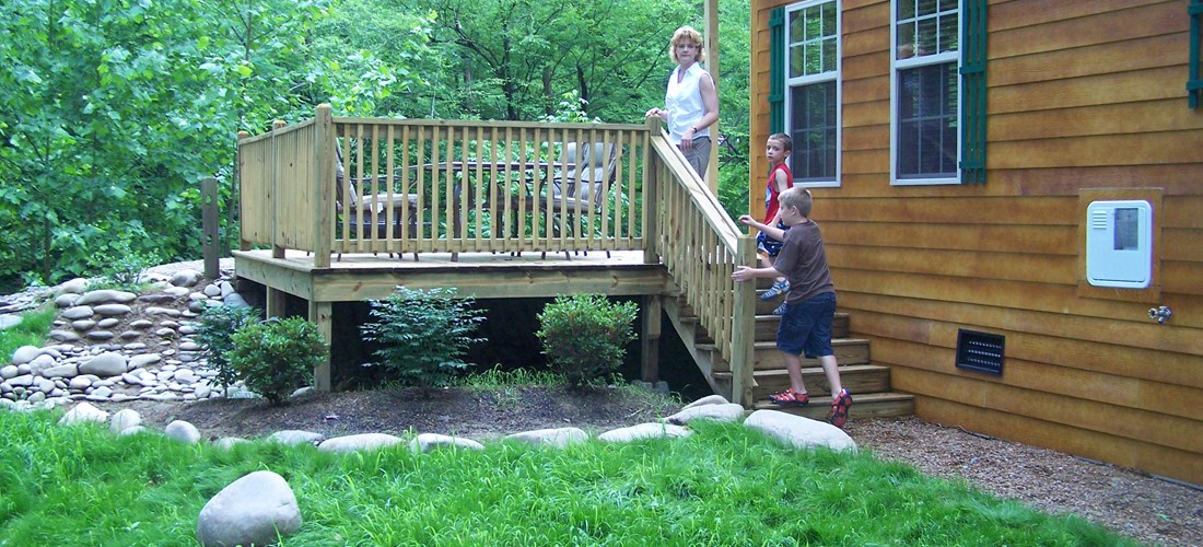 Deluxe Cabin (Full Bath with Shower, Riverfront, Loft Unit-4