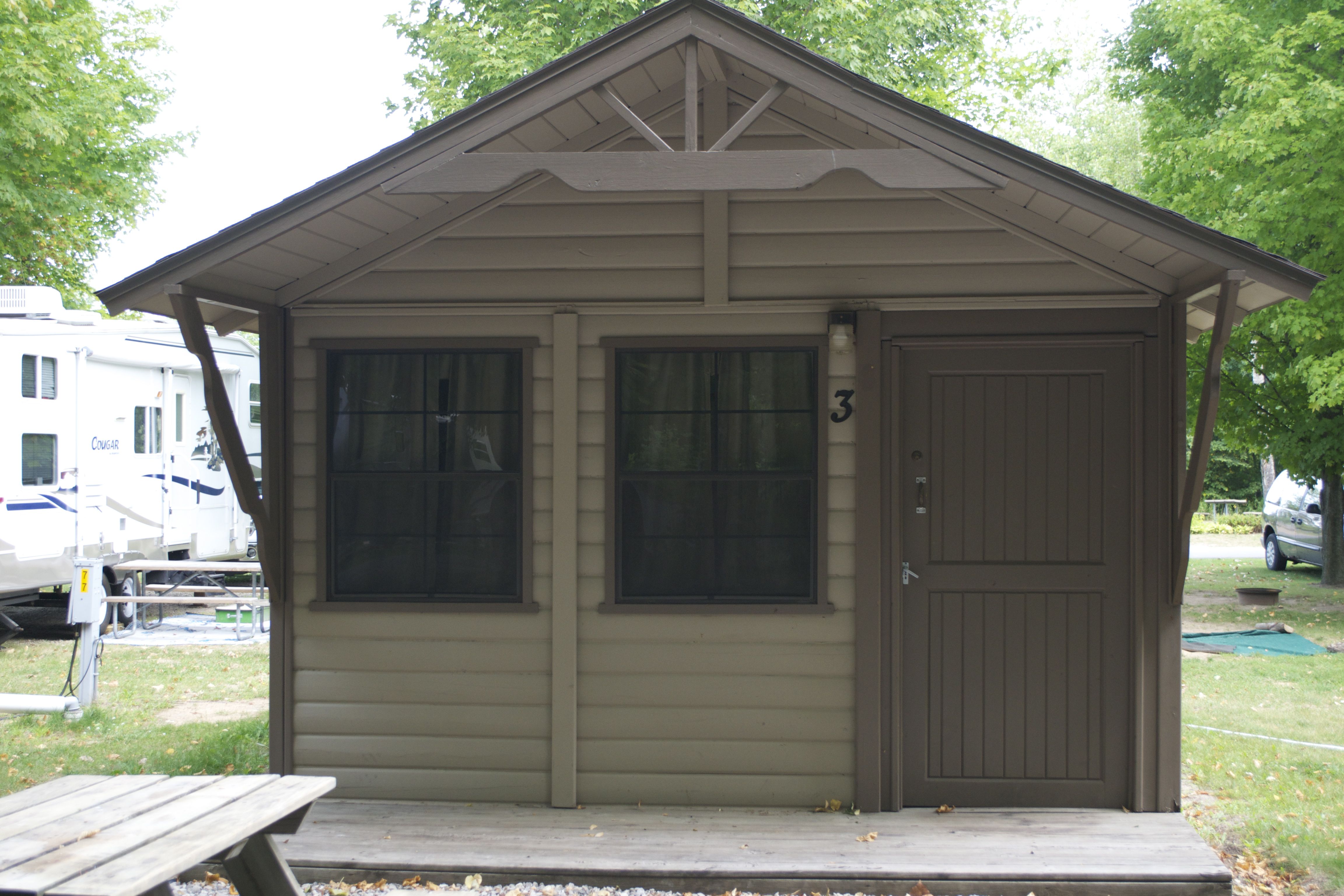 Camping Cabin sleeps/5