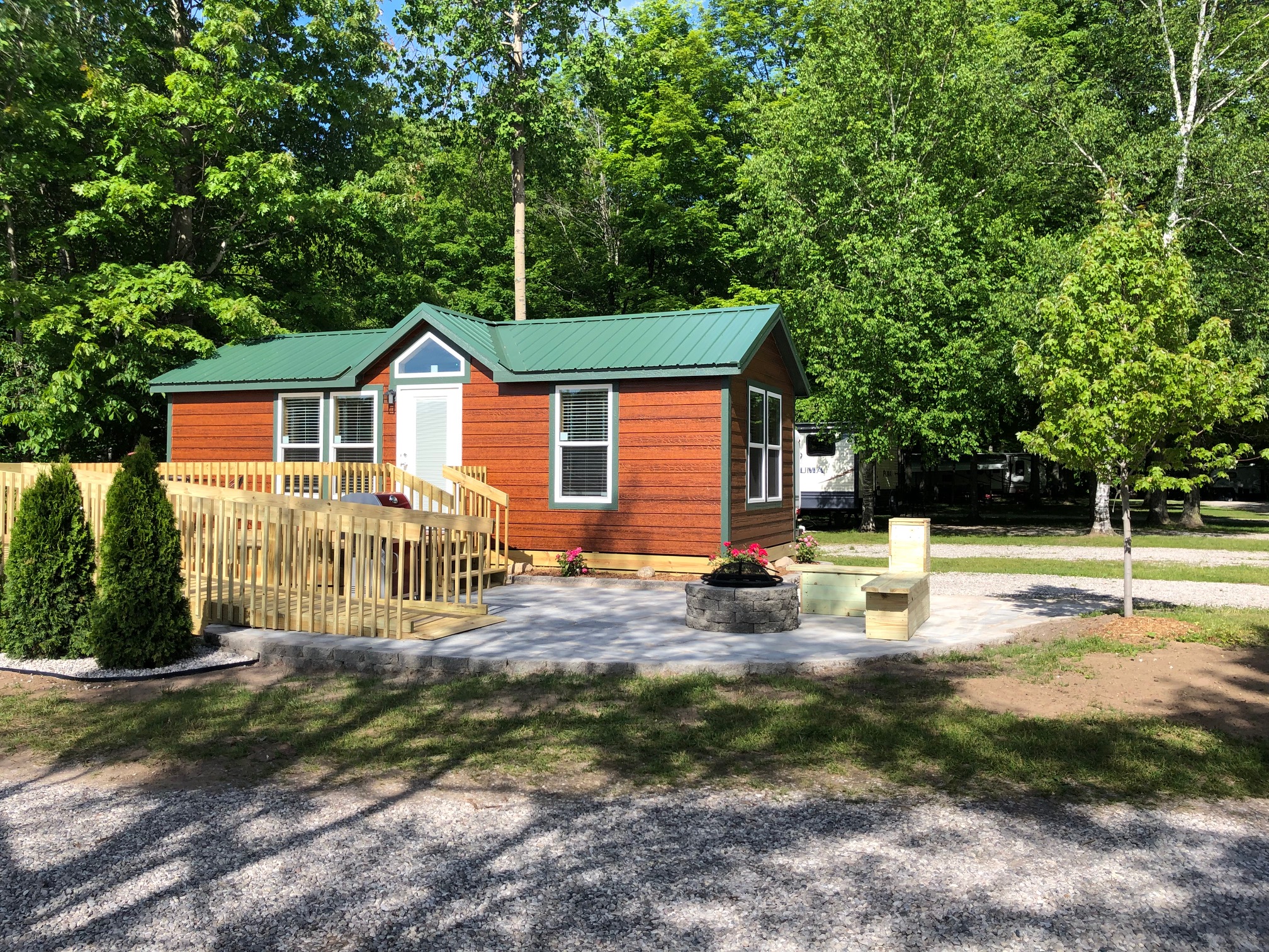Accessible Lodging, Sleeps 4 with a Queen Bed and Fold out couch.