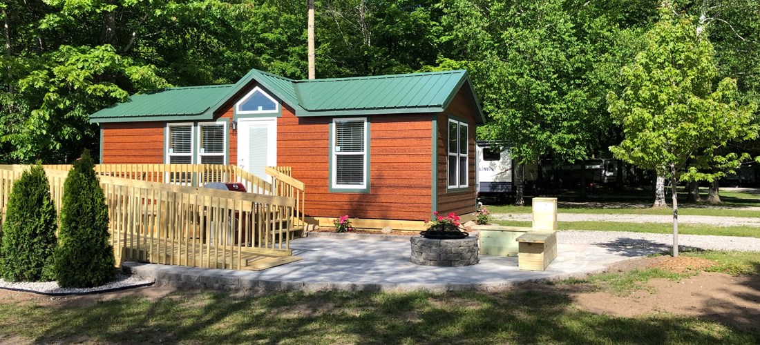 Accessible Lodging, Sleeps 4 with a Queen Bed and Fold out couch.