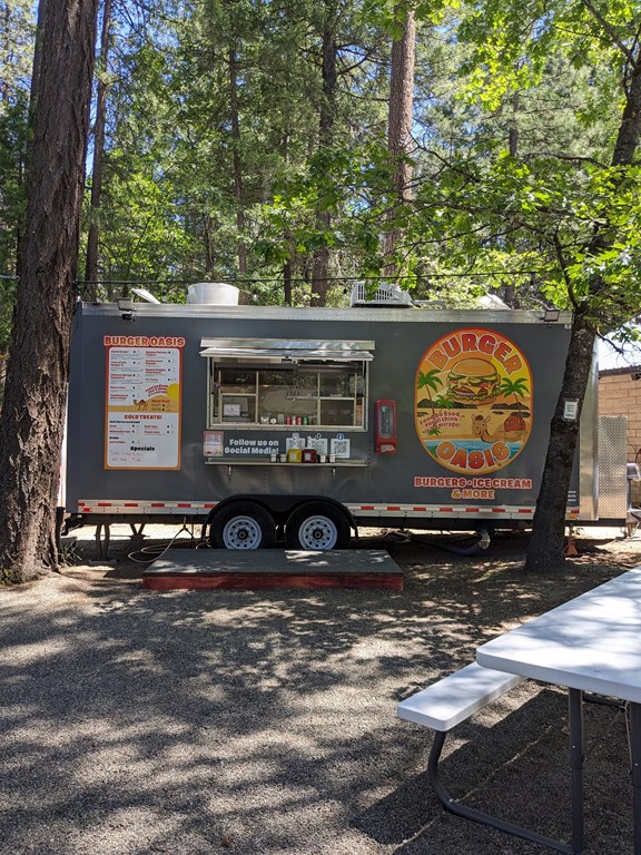 Burger Oasis - Food Trailer