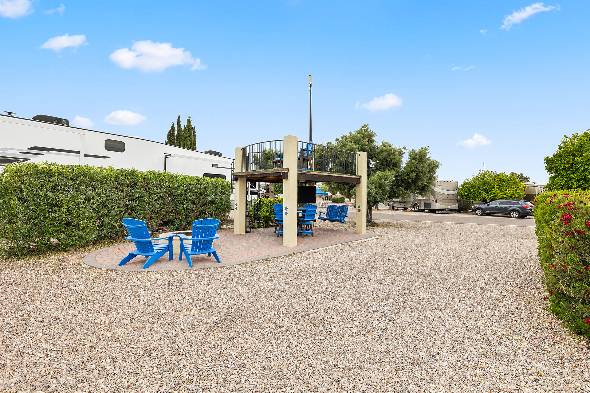 RV 1513, Pull-Thru 50/30 AMPS FHU KOA Patio® Sky Deck