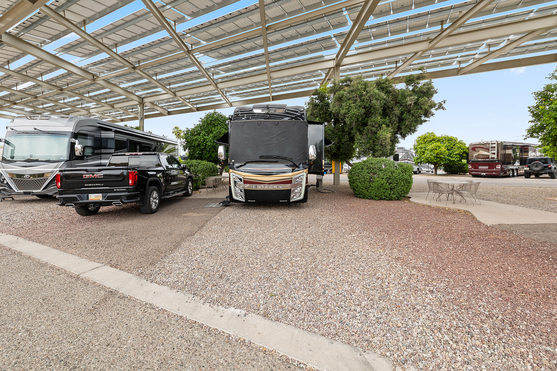 RV 1399, Pull-Thru 50/30 AMPS FHU Patio with PowerParasols®