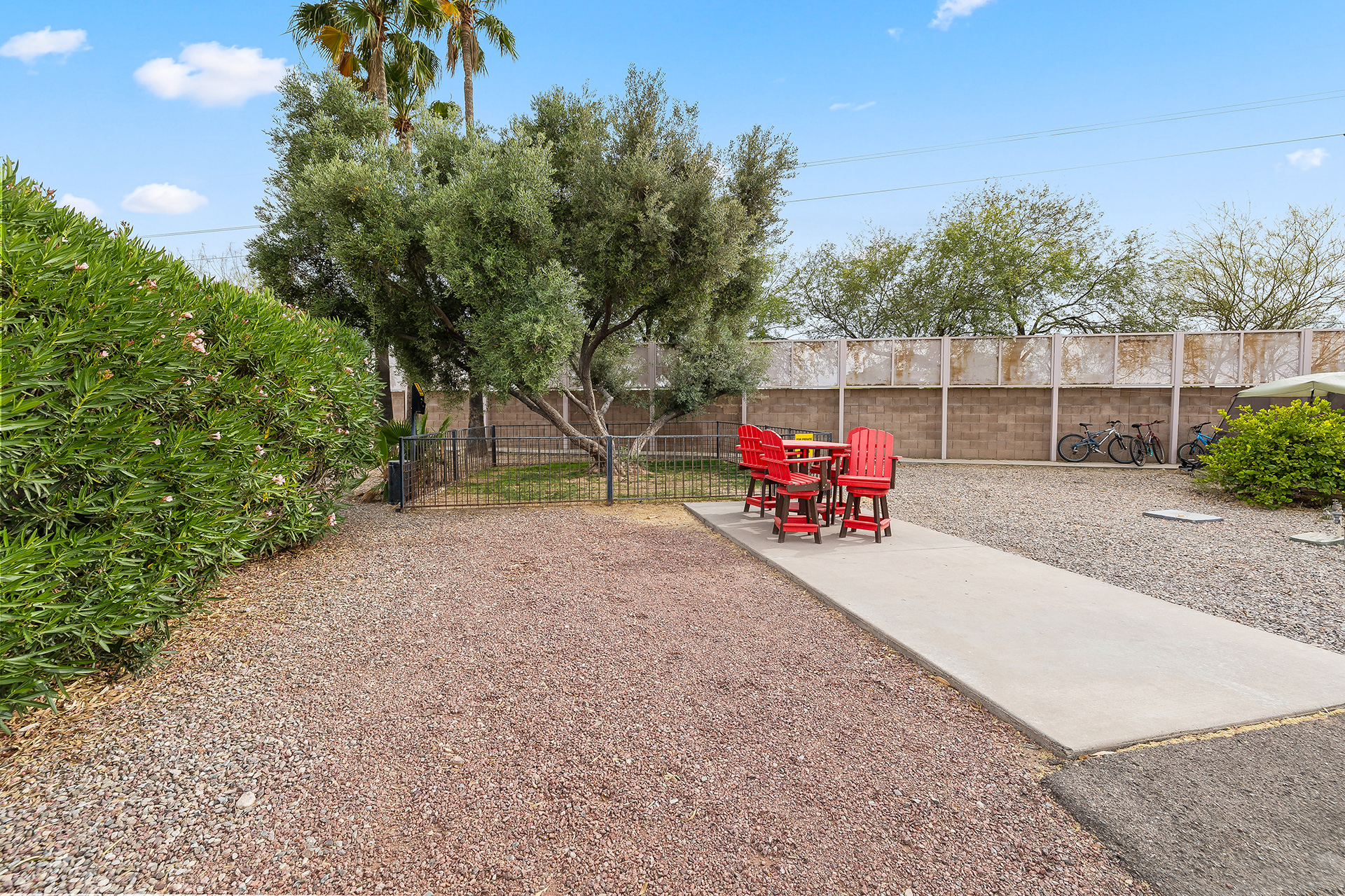 RV 1642, Back-In 50/30 AMPS FHU Patio with KOA Paw Pen?