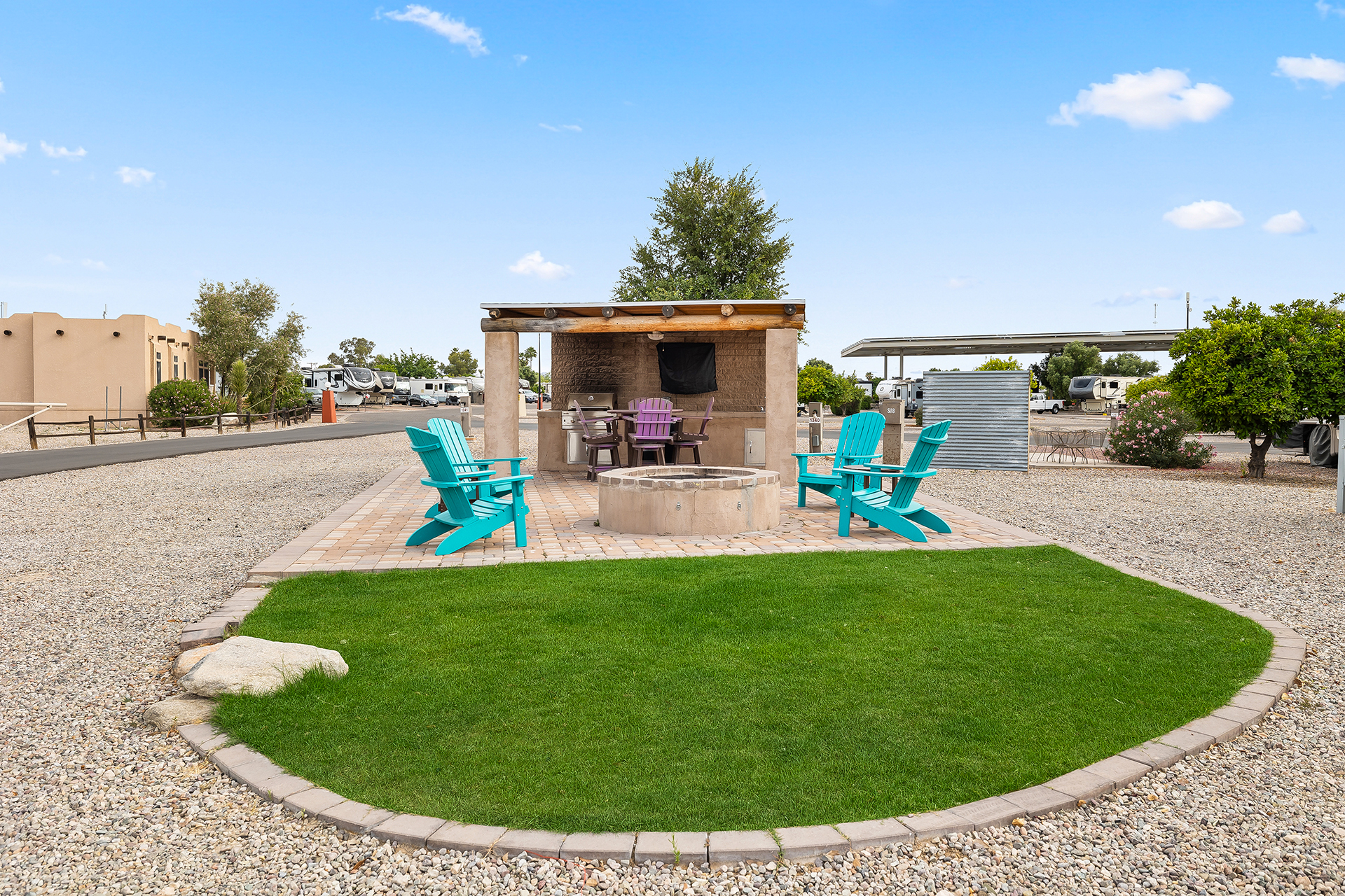 RV 1688, Pull-Thru 50/30 AMPS FHU KOA Patio® Buddy Site