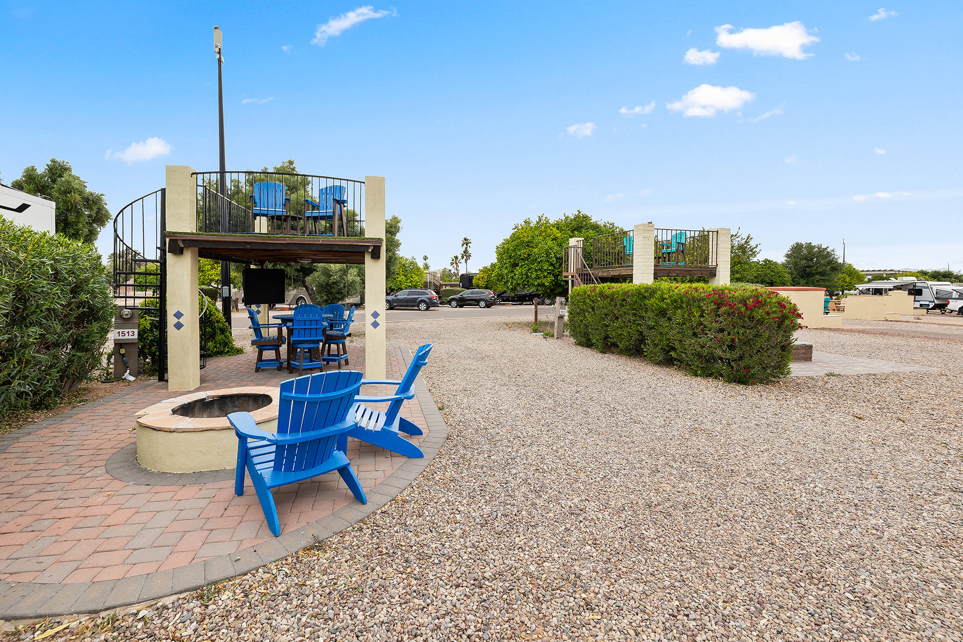 RV 1513, Pull-Thru 50/30 AMPS FHU KOA Patio® Sky Deck
