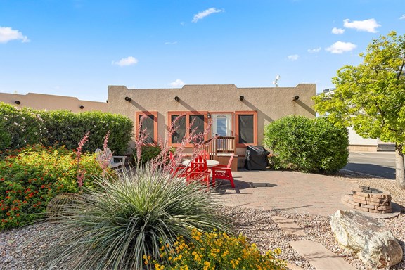 Deluxe Cabin, 2 Room (Full Bath with Tub & Shower) - Sleeps 6