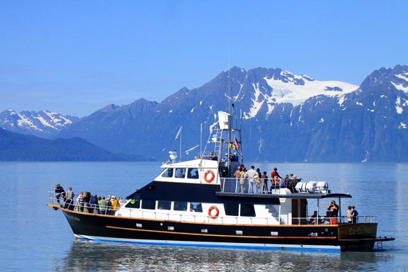 Lu-Lu Belle Wildlife & Glacier Cruise